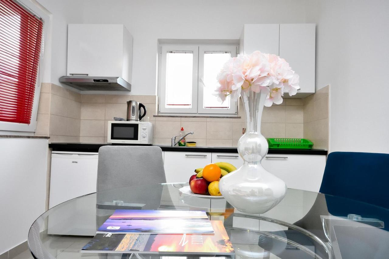 Stella Maris Apartments Водице Экстерьер фото